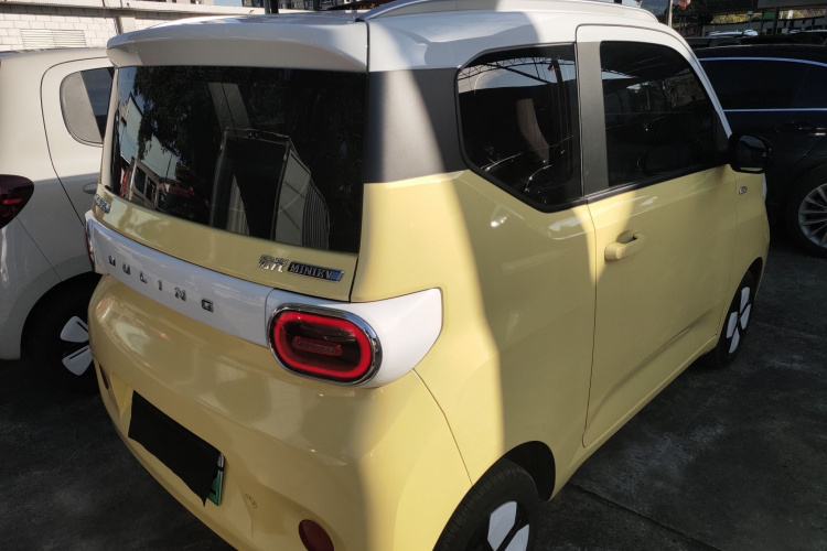 五菱汽车 宏光MINIEV 2024款 第三代 215km 进阶版车身外观7