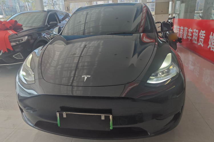 特斯拉 Model Y 2024款 后轮驱动版车身外观2