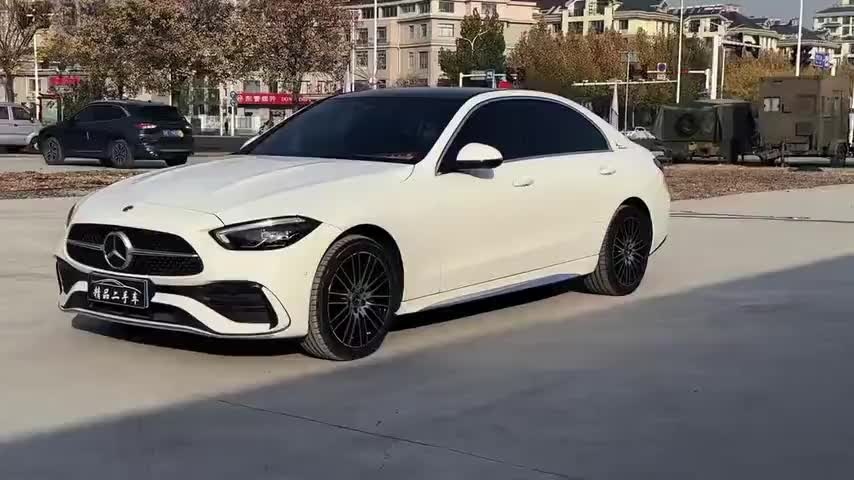 奔驰C级 2023款 C 260 L 运动版实拍1