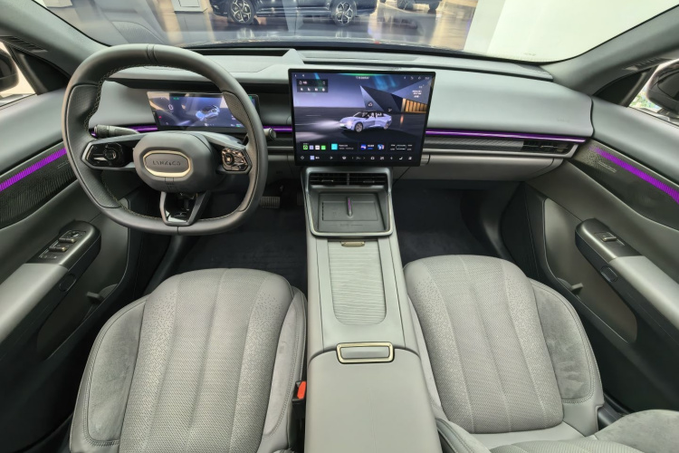 领克07 2024款 EM-P 126长续航 Ultra中控内饰7004