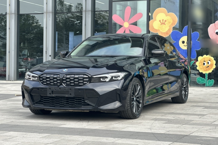 宝马3系 2023款 325Li M运动曜夜套装车身外观6004