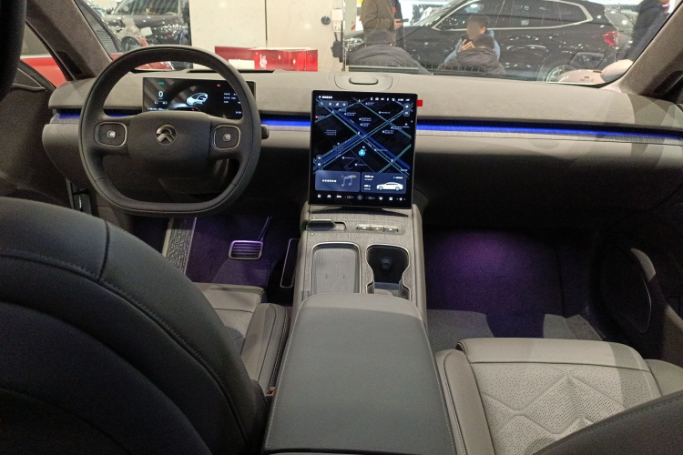 蔚来ET7 2024款 75kWh 行政版中控内饰12