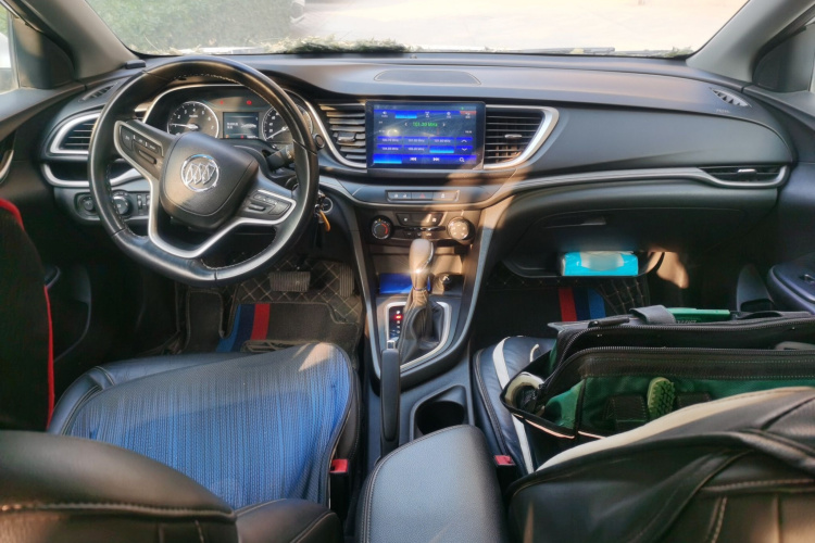 别克 英朗 2018款 18T 自动精英型中控内饰12