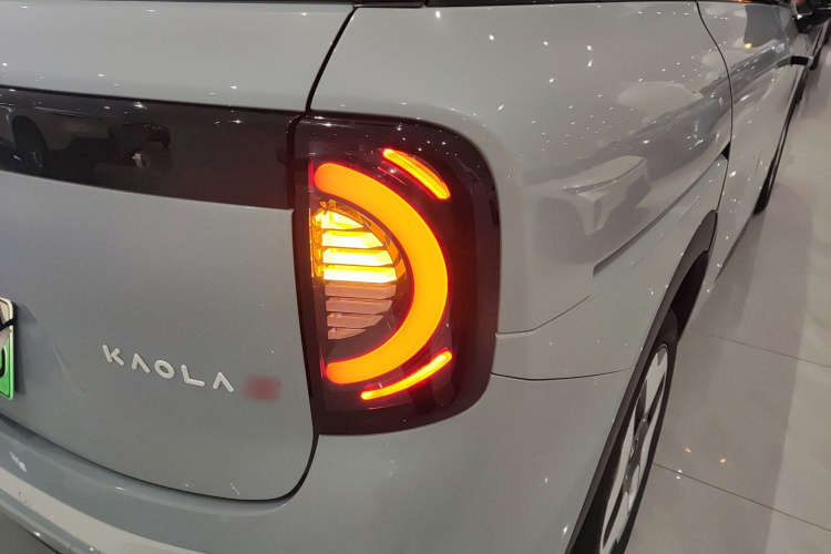 ARCFOX极狐 极狐考拉S 2024款 AIR车身外观6006