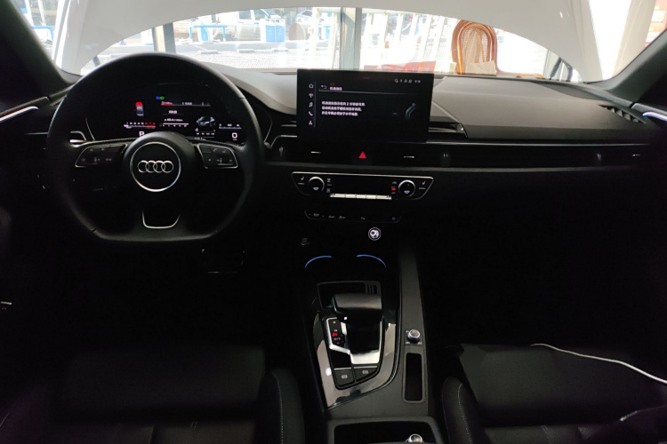 奥迪A4L 2024款 40 TFSI 豪华动感型中控内饰12