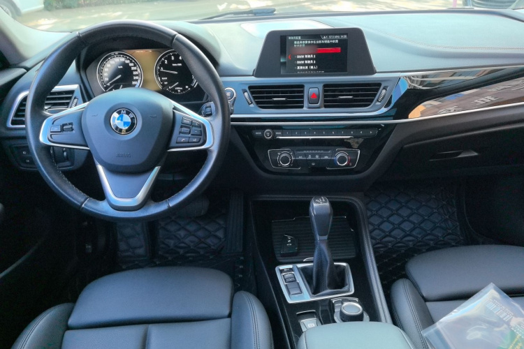 宝马1系 2018款 改款 118i 运动型中控内饰7002
