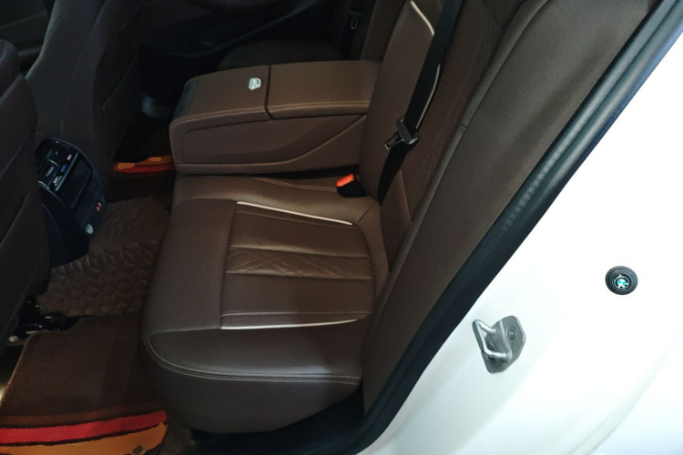 宝马5系 2021款 530Li 领先型 M运动套装中控内饰21