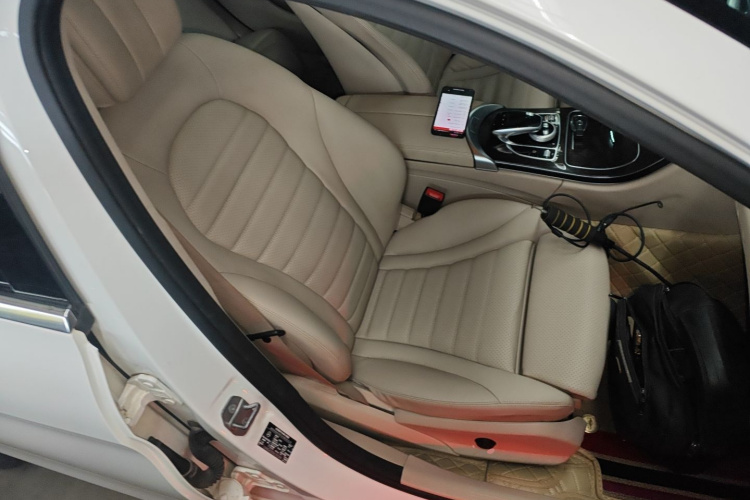 奔驰C级 2017款 C 200 L局部细节41