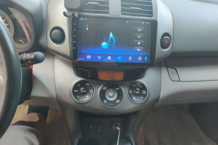 丰田 RAV4荣放 2010款 2.0L 自动豪华升级版局部细节16