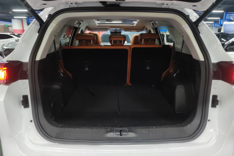 捷途山海L7 2024款 1.5T 120km MAX+ 7座机舱底盘23