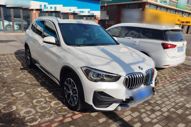 宝马X1 2021款 改款 sDrive25Li 领先型车身外观3