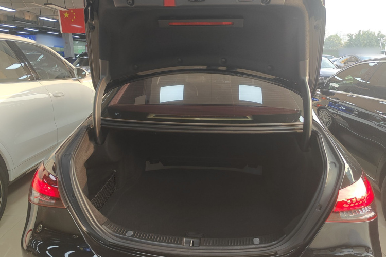 奔驰E级 2021款 改款 E 300 L 豪华型机舱底盘23