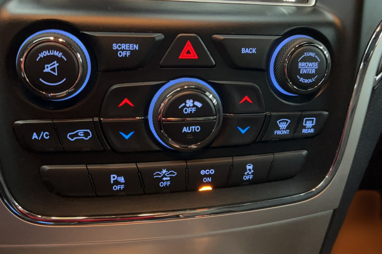 Jeep 大切诺基(进口) 2015款 3.6L 豪华导航版局部细节9003