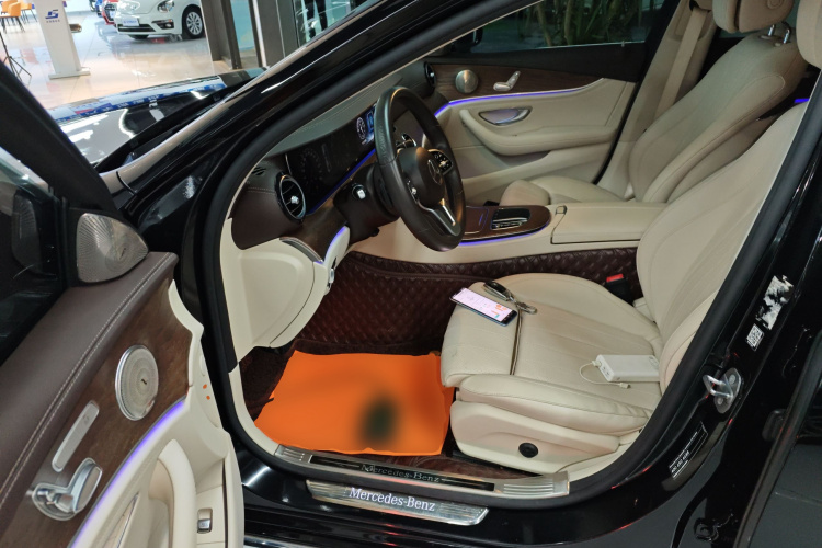 奔驰E级 2019款 E 260 L中控内饰7003