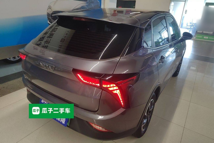 哪吒汽车 哪吒V 2022款 长续航行业定制版车身外观6005