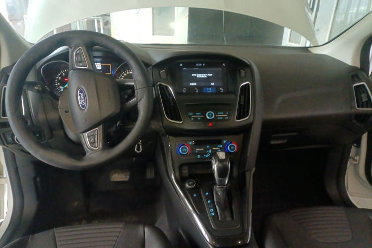 福特 福克斯 2018款 两厢经典 EcoBoost 180 自动精英型中控内饰7002