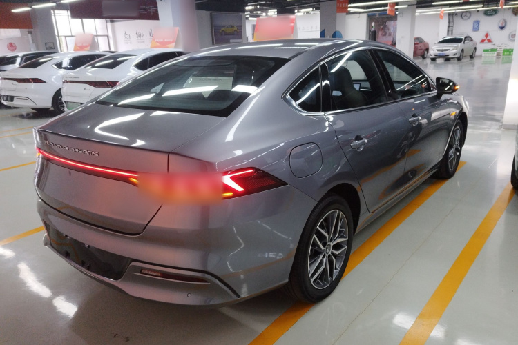 比亚迪 秦PLUS 2023款 冠军版 EV 510KM卓越型车身外观7