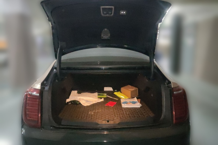 红旗H9 2020款 3.0T 智联旗畅版中控内饰23