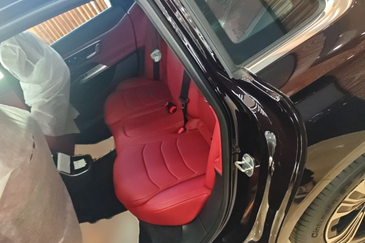 奔驰E级 2024款 E 260 L 4MATIC 运动型中控内饰7004