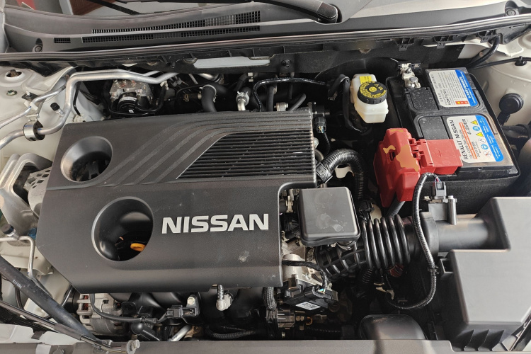 日产 轩逸 2020款 1.6L XL CVT悦享版机舱底盘24