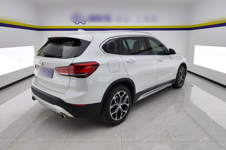 宝马X1 2020款 sDrive20Li 尊享型车身外观7