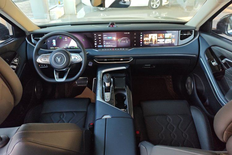 岚图汽车 岚图FREE 2021款 四驱标准增程版中控内饰7002