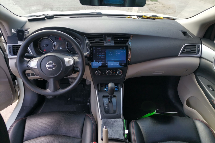 日产 轩逸 2016款 1.6XE CVT舒适版中控内饰12
