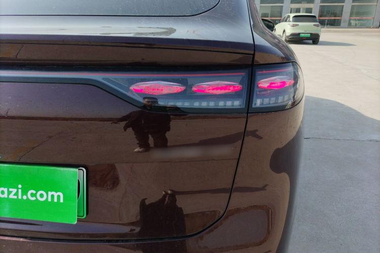 昊铂HT 2023款 670 后驱特高压NDA版车身外观6006