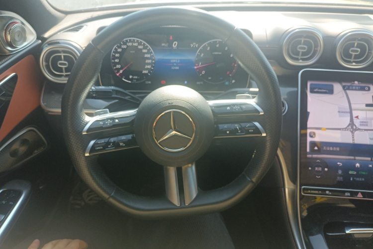 奔驰C级 2023款 改款二 C 260 L 运动版局部细节13