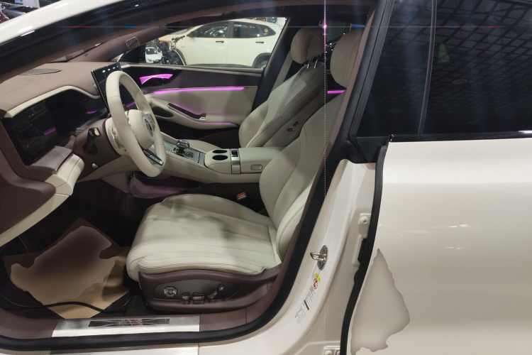 腾势Z9GT 2024款 1100四驱Ultra版中控内饰19