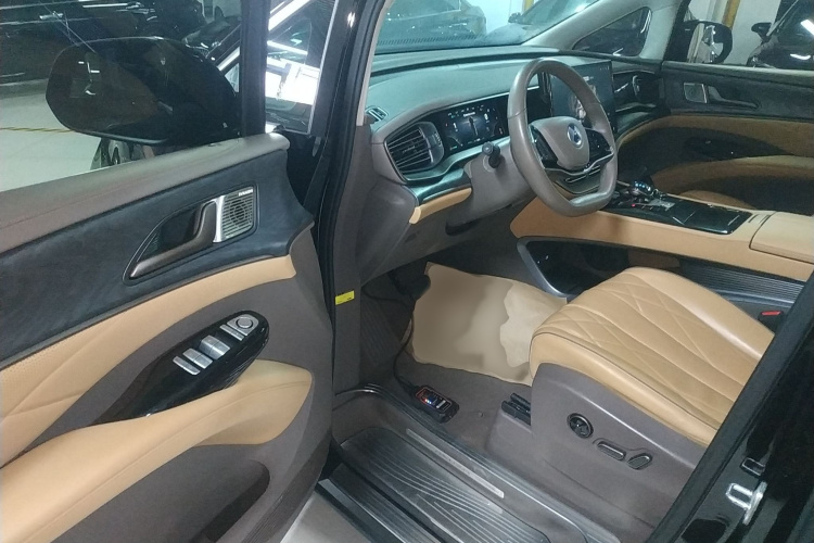 腾势D9 2022款 DM-i 1040 尊贵型中控内饰7003