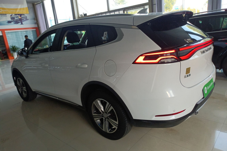 比亚迪 唐 2019款 2.0T 自动智联尊悦型 7座 国VI车身外观4