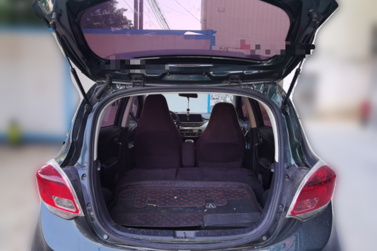 长安欧尚 奔奔E-Star 2021款 国民版 心怡版 （快充版）三元锂局部细节23