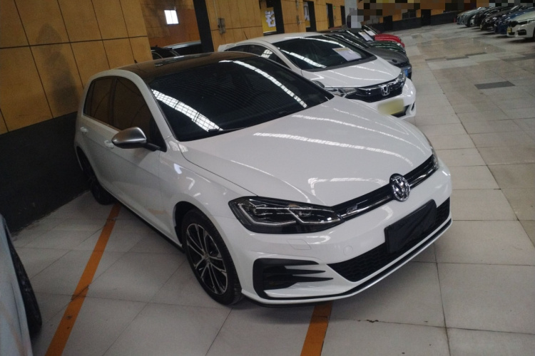 大众 高尔夫 2020款 挚爱版 280TSI DSG R-Line车身外观3