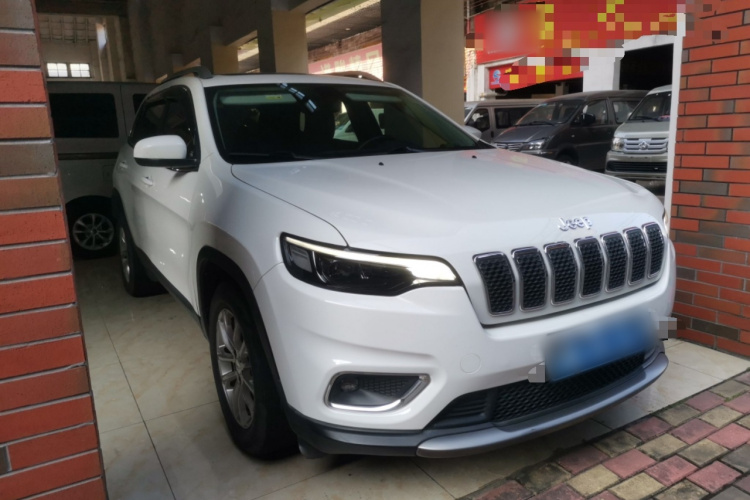 Jeep 自由光 2019款 2.0T 两驱智享版 国VI车身外观3