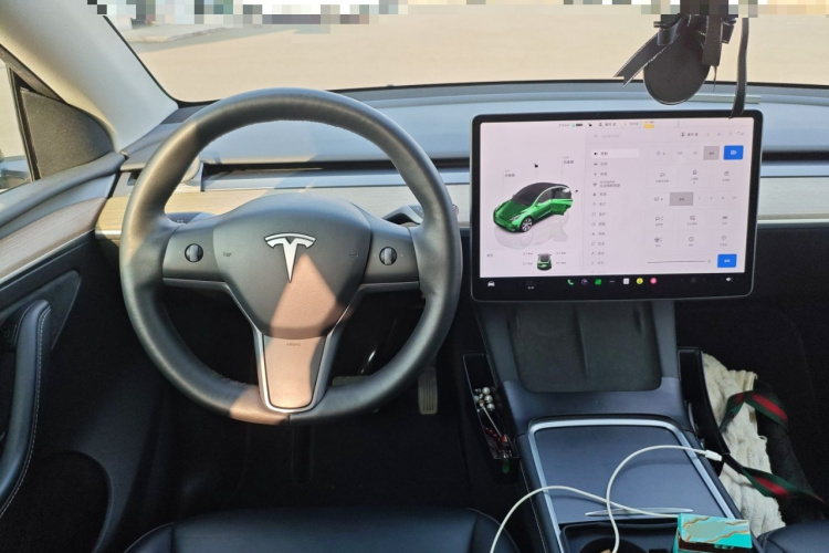 特斯拉 Model Y 2023款 后轮驱动版中控内饰13