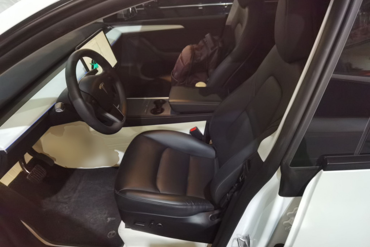 特斯拉 Model Y 2024款 后轮驱动版局部细节19