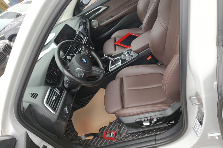 宝马1系 2023款 120i M运动曜夜版中控内饰19