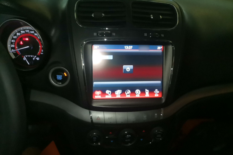 道奇 酷威 2016款 2.4L 两驱旅行版局部细节16