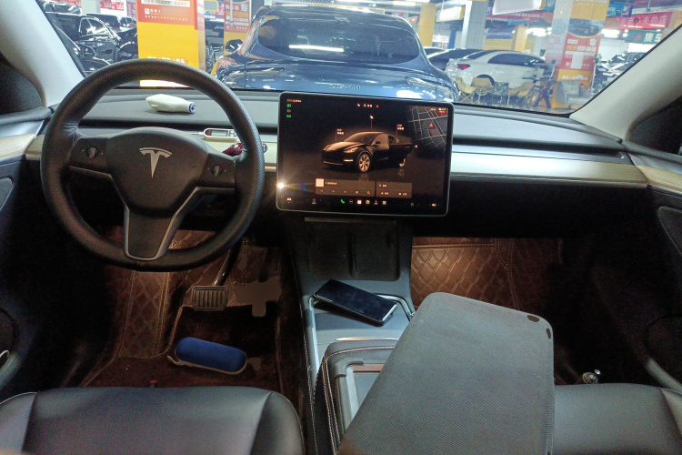 特斯拉 Model Y 2022款 改款 后轮驱动版中控内饰12