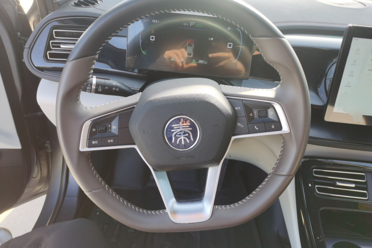 比亚迪 秦PLUS 2024款 荣耀版 DM-i 55KM领先型中控内饰13