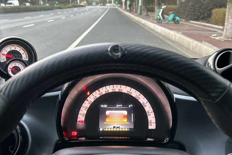 smart forfour 2016款 0.9T 66千瓦先锋版中控内饰7007