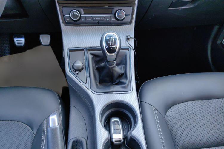 吉利汽车 帝豪GS 2016款 运动版 1.3T 手动领尚型局部细节18