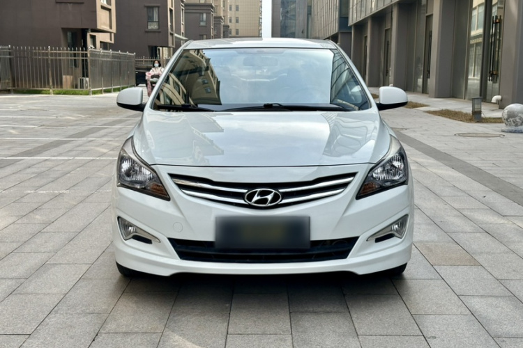 现代 瑞纳 2014款 1.4L 手动智能型GLS车身外观6001