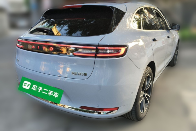 鸿蒙智行 问界M5 2025款 纯电  Ultra 后驱版车身外观7