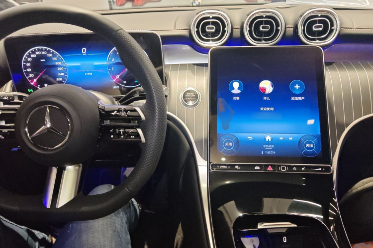奔驰GLC 2023款 改款 GLC 260 L 4MATIC 豪华型 5座中控内饰7002