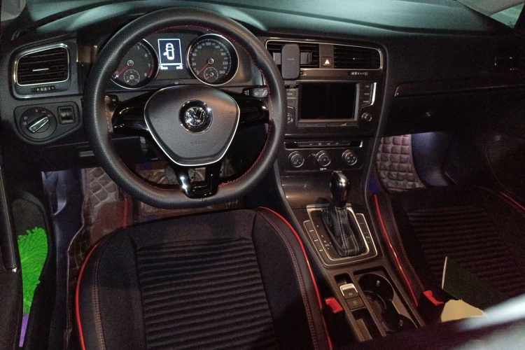 大众 高尔夫 2017款 230TSI 自动舒适百万辆纪念版中控内饰13