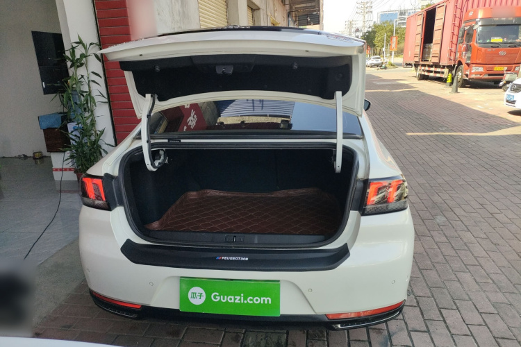 标致308 2016款 350THP 自动尊贵版机舱底盘23