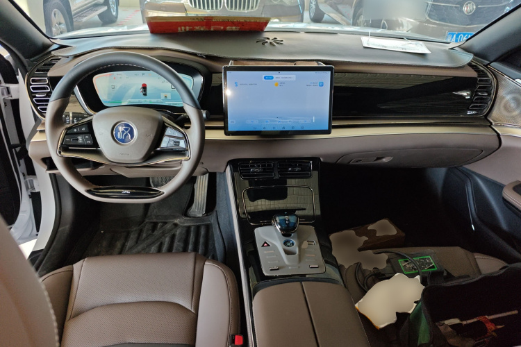 比亚迪 汉 2023款 DM-i 冠军版 121KM 精英型中控内饰12