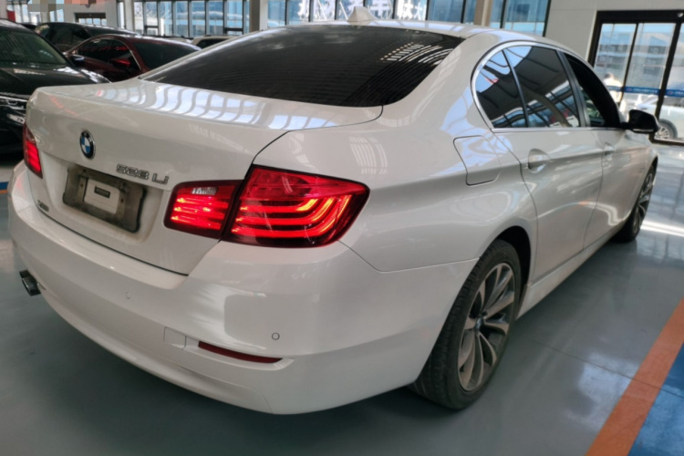 宝马5系 2014款 528Li xDrive领先型车身外观7